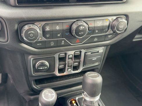 New 2025 Jeep Gladiator Sport image 24