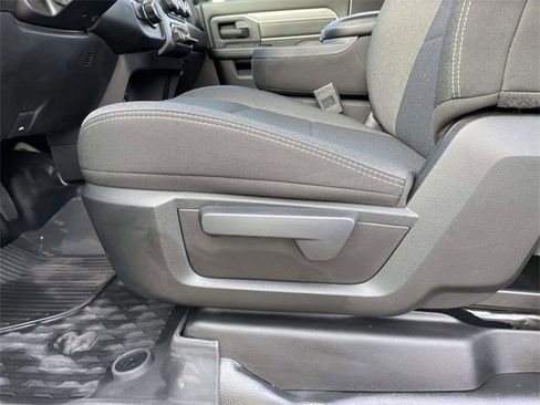 Used 2024 RAM 2500 Tradesman w/ Chrome Appearance Group image 18