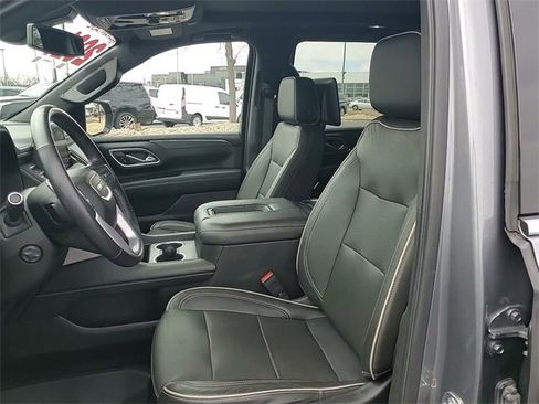 Used 2021 GMC Yukon SLT w/ SLT Luxury Plus Package image 16