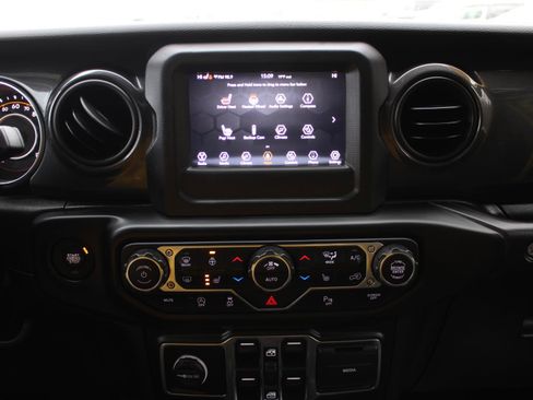 Used 2022 Jeep Wrangler Unlimited Sport image 11