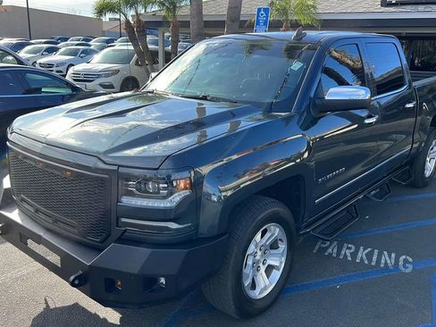 Used 2018 Chevrolet Silverado 1500 LTZ Z71 w/ LTZ Plus Package AWD/4WD image 3