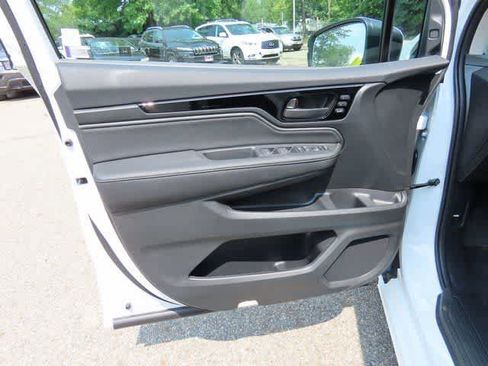 New 2026 Honda Odyssey Touring image 17