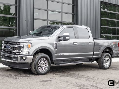 Used 2022 Ford F250 XLT w/ XLT Premium Package AWD/4WD image 2