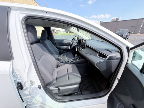 Used 2024 Toyota Corolla LE FWD image 11