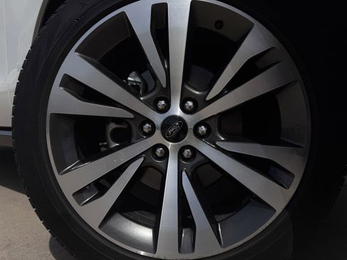 Used 2021 Ford Expedition Max Limited image 10