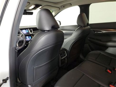 Certified 2024 INFINITI QX50 Luxe image 10