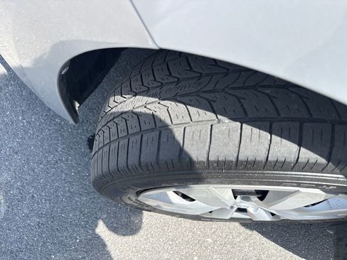 Used 2016 Toyota Corolla LE FWD image 28