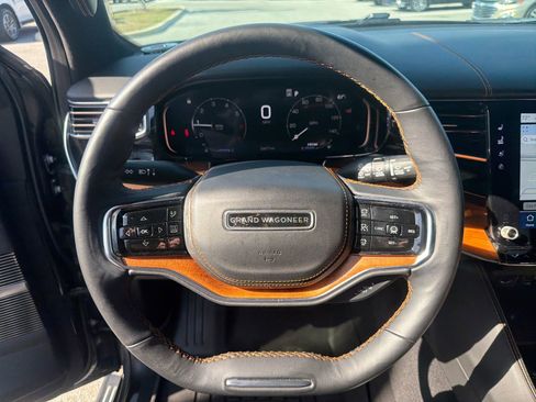 Used 2024 Jeep Grand Wagoneer Series III AWD/4WD image 42