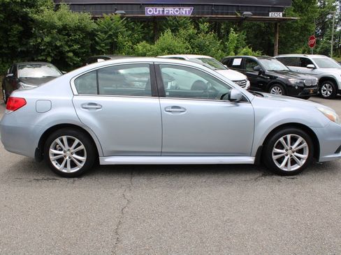 Used 2013 Subaru Legacy 2.5i Limited AWD/4WD image 6