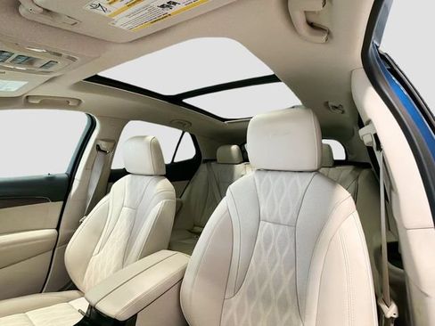 Used 2023 Buick Envision Avenir AWD/4WD image 21