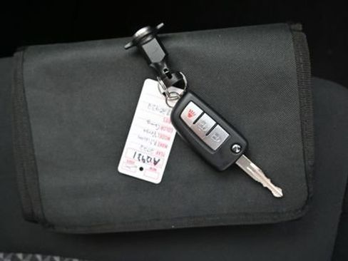 Used 2022 Nissan Versa S image 9