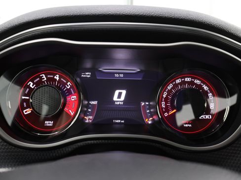 Used 2015 Dodge Challenger SRT Hellcat image 10