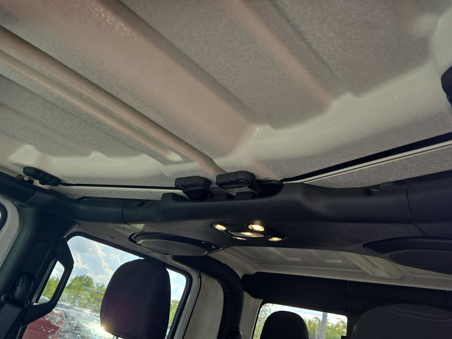 Used 2022 Jeep Gladiator Sport AWD/4WD image 17