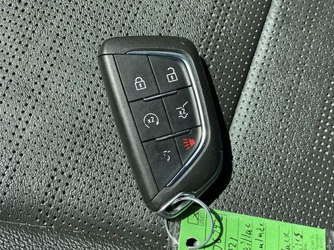 Used 2021 Cadillac Escalade ESV Premium Luxury w/ LPO, Illumination Package AWD/4WD image 29