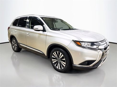 Used 2020 Mitsubishi Outlander SE image 5
