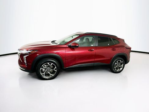 Used 2024 Chevrolet Trax LT image 4