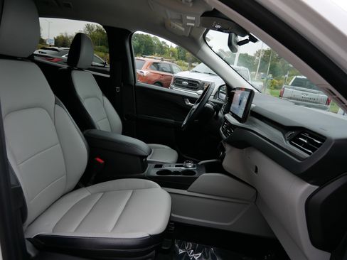 Used 2023 Ford Escape Platinum image 23