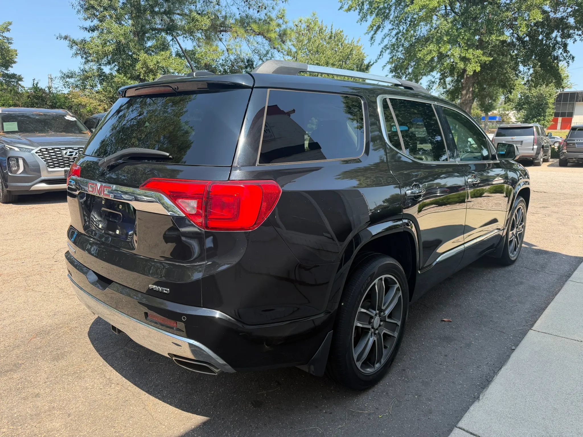 Used 2018 GMC Acadia Denali AWD/4WD image 5