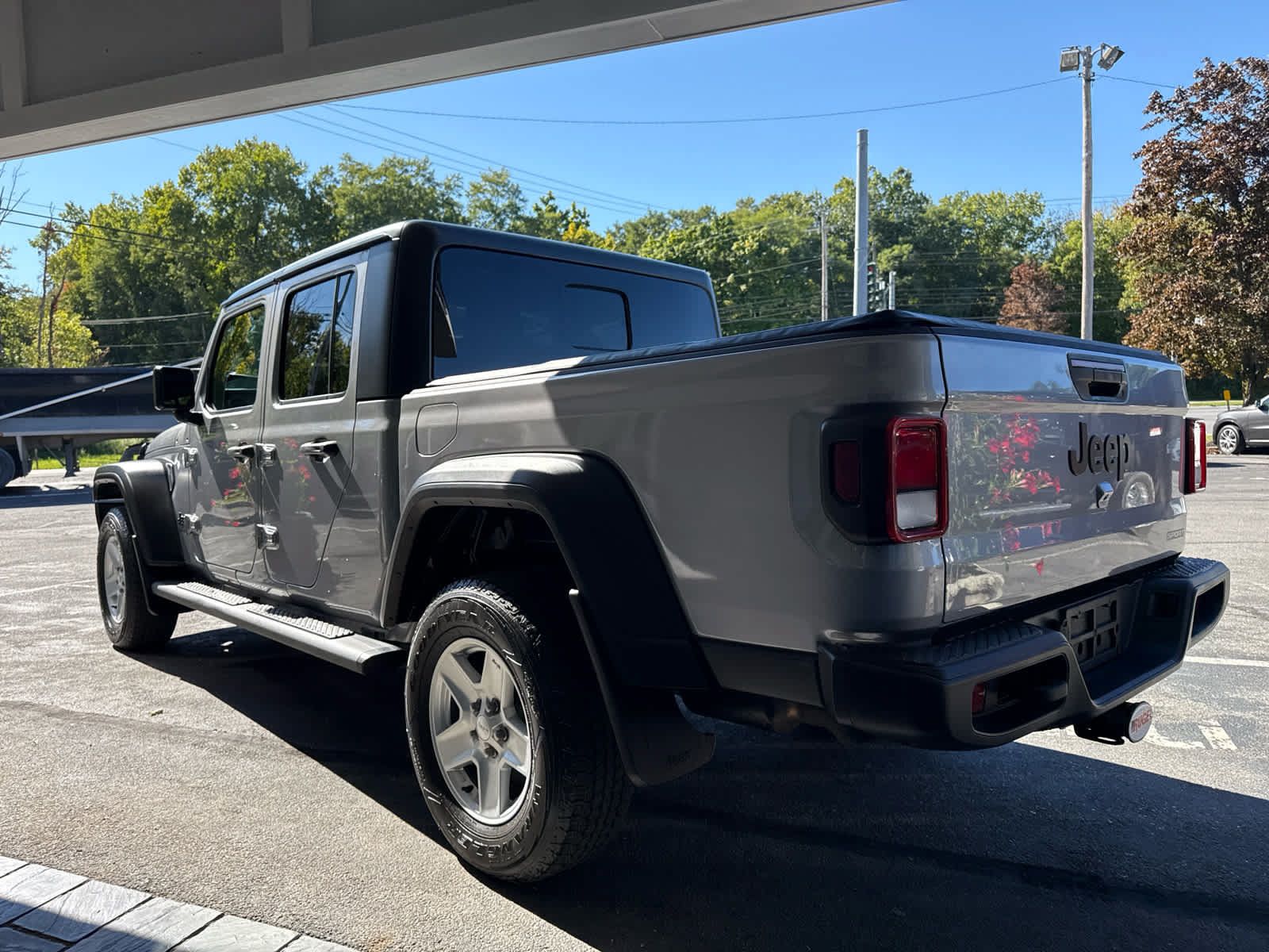 Used 2020 Jeep Gladiator Sport w/ Quick Order Package 24S AWD/4WD image 4