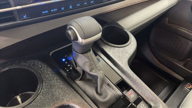 Used 2023 Toyota Sienna XLE FWD image 14