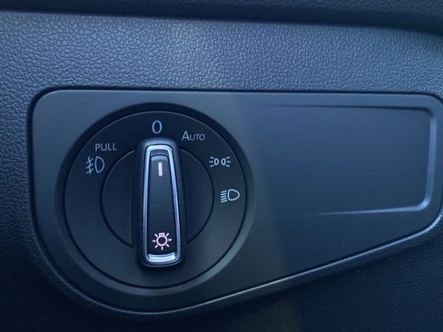 Used 2019 Volkswagen Tiguan SEL Premium R-Line AWD/4WD image 36