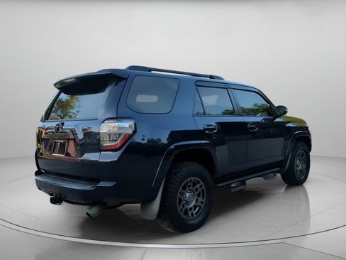 Used 2020 Toyota 4Runner Venture w/ Moonroof Package AWD/4WD image 28