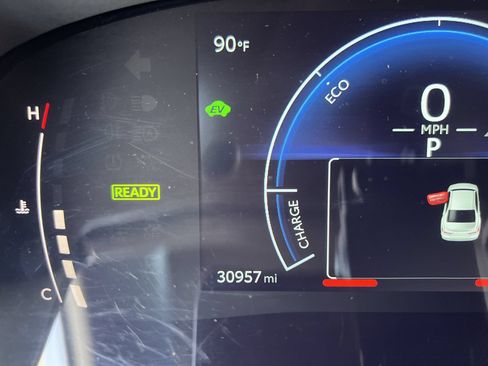 Used 2025 Toyota Camry SE w/ Multimedia Upgrade Package FWD image 22