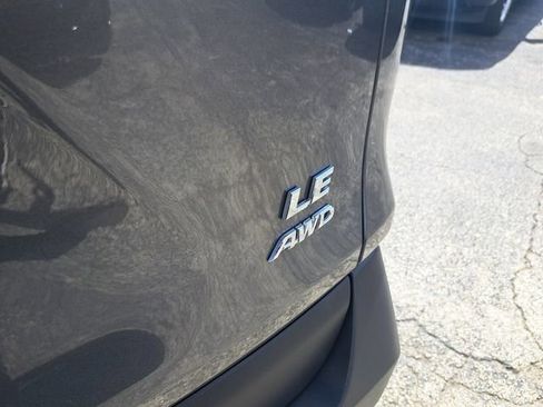 Used 2021 Toyota RAV4 LE image 6