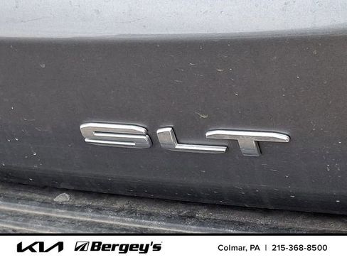 Used 2022 GMC Yukon SLT w/ SLT Luxury Package image 35