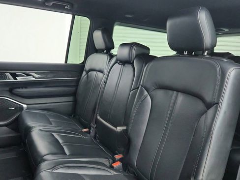Used 2022 Jeep Wagoneer Series II AWD/4WD image 33