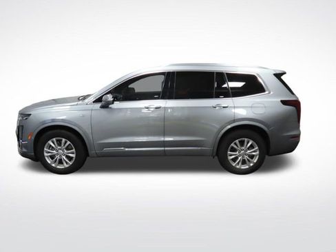 Used 2024 Cadillac XT6 Luxury FWD image 2