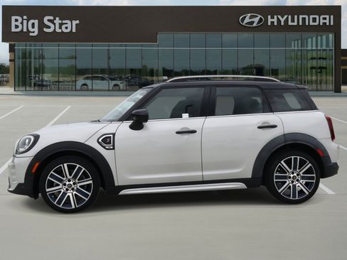 Used 2022 MINI Cooper Countryman S FWD image 2