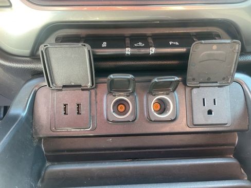 Used 2018 Chevrolet Silverado 1500 LT w/ Texas Edition image 24