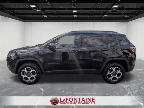 Used 2022 Jeep Compass Trailhawk w/ Trailhawk Convenience Group AWD/4WD image 2