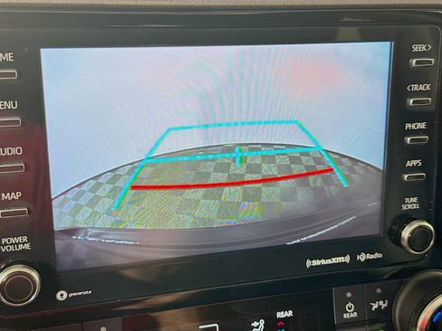 Certified 2022 Toyota Highlander XLE image 17