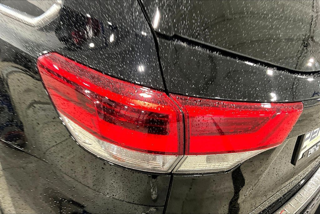 Used 2017 Toyota Highlander Limited Platinum AWD/4WD image 23
