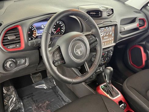 Used 2022 Jeep Renegade Trailhawk image 12