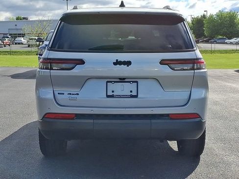 Used 2022 Jeep Grand Cherokee L Laredo AWD/4WD image 8