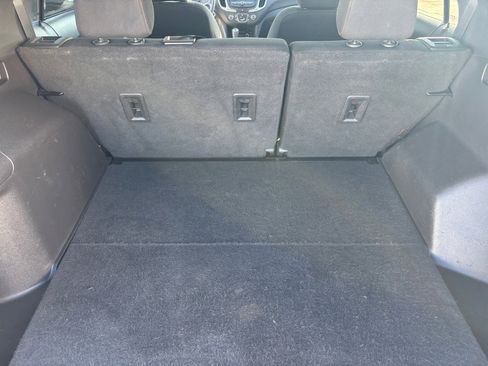 Used 2021 Chevrolet Equinox LT image 12