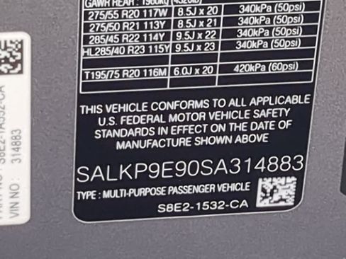 Certified 2025 Land Rover Range Rover SE AWD/4WD image 39