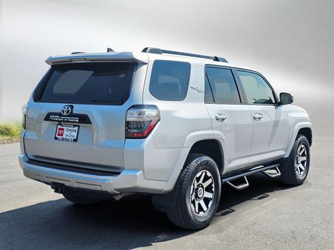 Used 2022 Toyota 4Runner TRD Off-Road AWD/4WD image 5