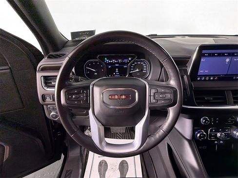 Used 2021 GMC Yukon XL SLE image 11