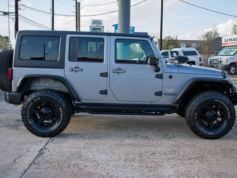Used 2014 Jeep Wrangler Unlimited Sahara w/ Max Tow Package image 7