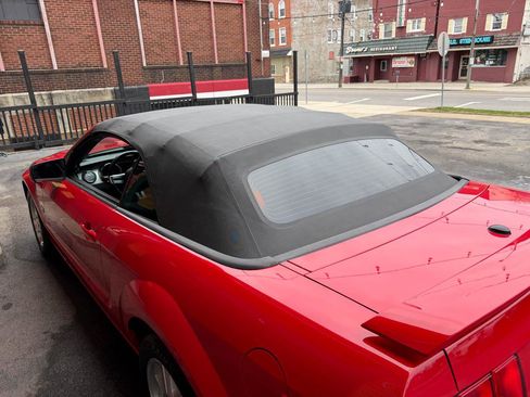 Used 2007 Ford Mustang GT Premium image 11