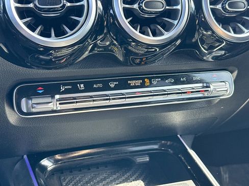 Used 2025 Mercedes-Benz GLB 250 4MATIC image 15