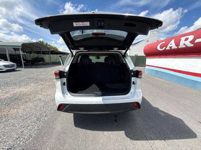 Used 2023 Toyota Highlander XLE FWD image 19