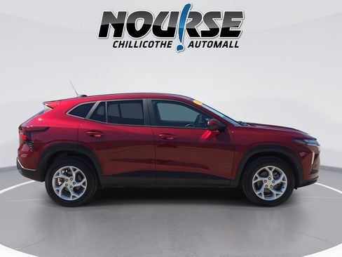 Used 2024 Chevrolet Trax LS w/ LS Convenience Package FWD image 9