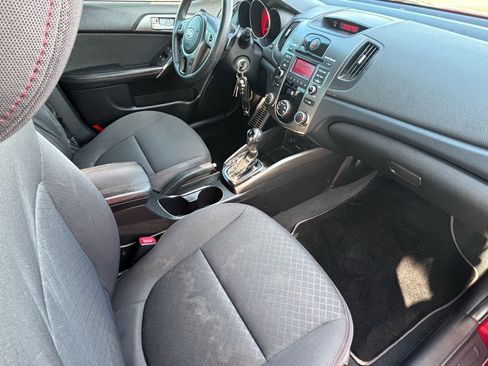 Used 2011 Kia Forte SX image 29