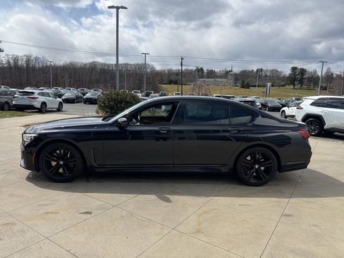 Used 2021 BMW 750i xDrive w/ M Sport Package image 5