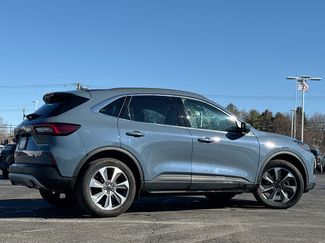 Used 2023 Ford Escape Platinum video 2